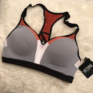 Victoria's Secret Sports Bra. NWT 34C